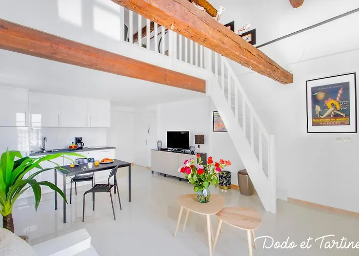 Enchanting 2 Bedroom With Sea View And Ac - Dodo Et Tartine